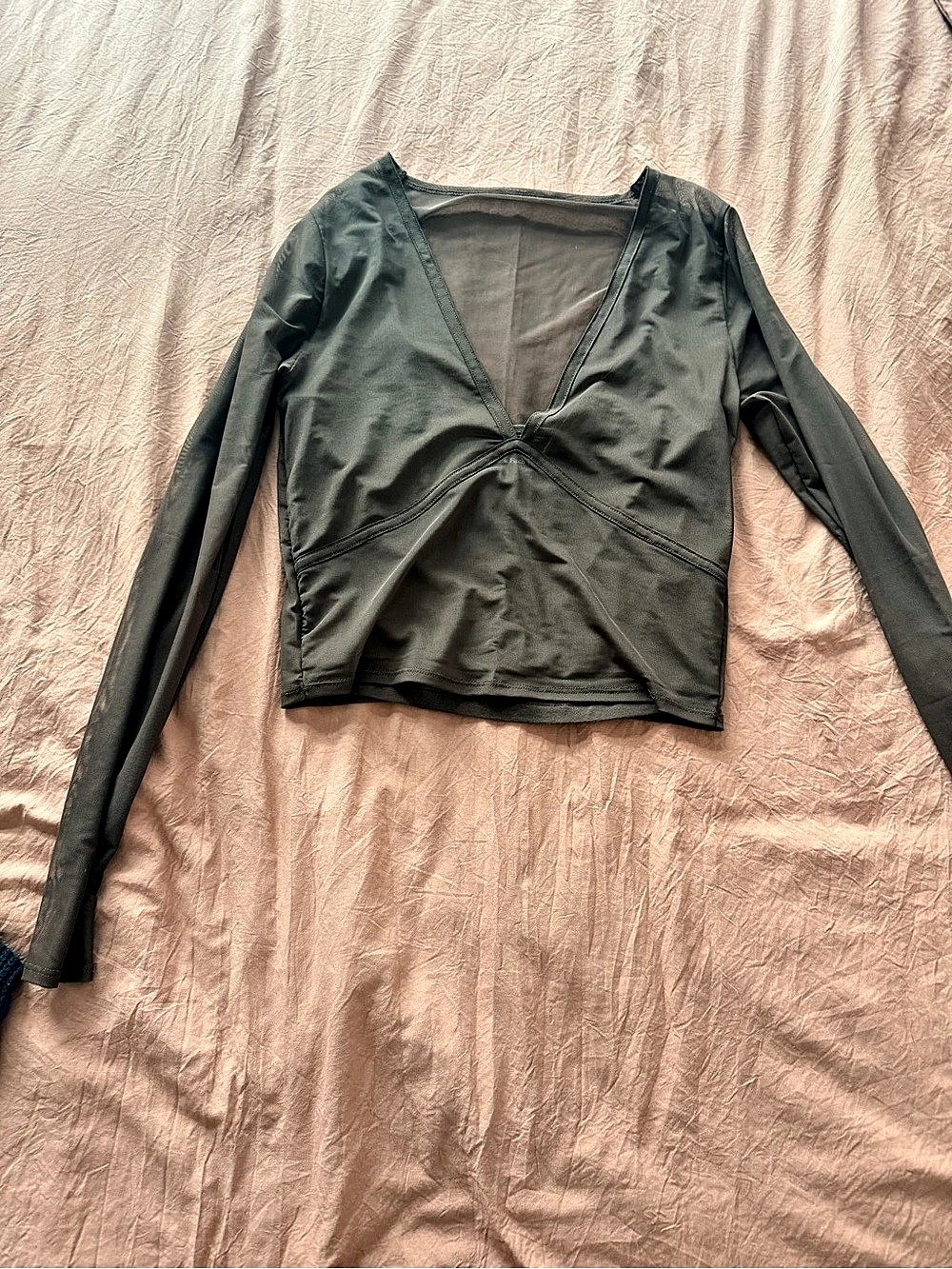 Abercrombie cropped brown lined mesh top